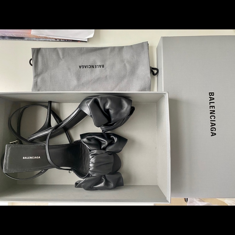 Balenciaga Bow Leather Ankle Strap Sandal - Picture 5 of 5